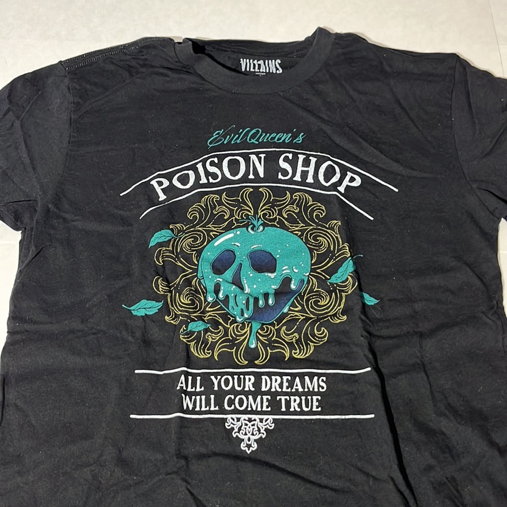 Disney Villains Evil Queen's Poison Shop t-shirt womens sz small BoxLunch - Picture 2 of 5